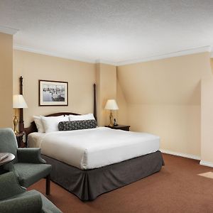 Victoria Room King Bed